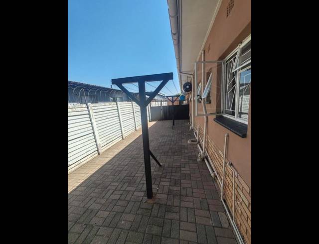 3 BEDROOM HOUSE FOR SALE IN DASPOORT ESTATE